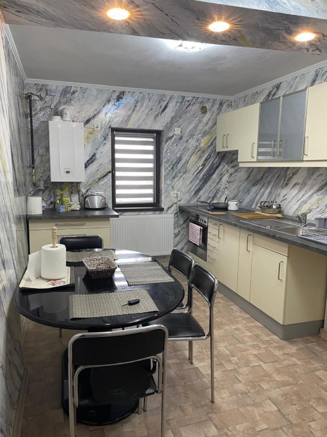 Guest House Târgu Jiu المظهر الخارجي الصورة