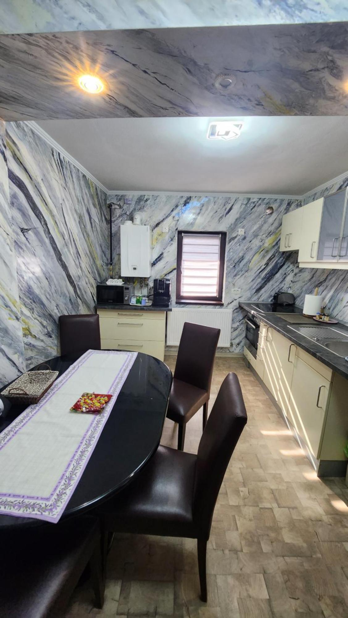 Guest House Târgu Jiu المظهر الخارجي الصورة